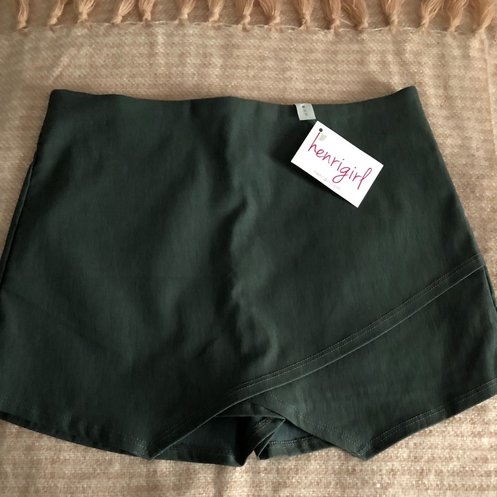 Henri girl NWT envelope skort